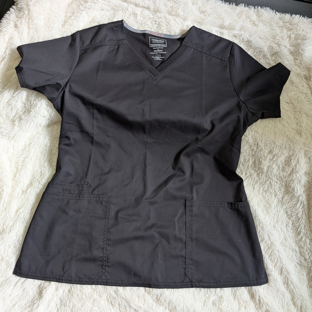 Cherokee Workwear Revolution Black V-Neck Scrub Top Size Large